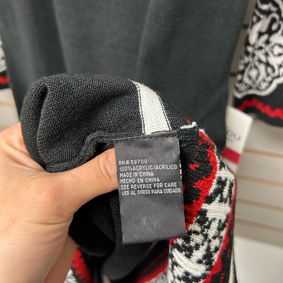 Elegant Black and Red Cowl Neck Dress - Picture 8 of 9